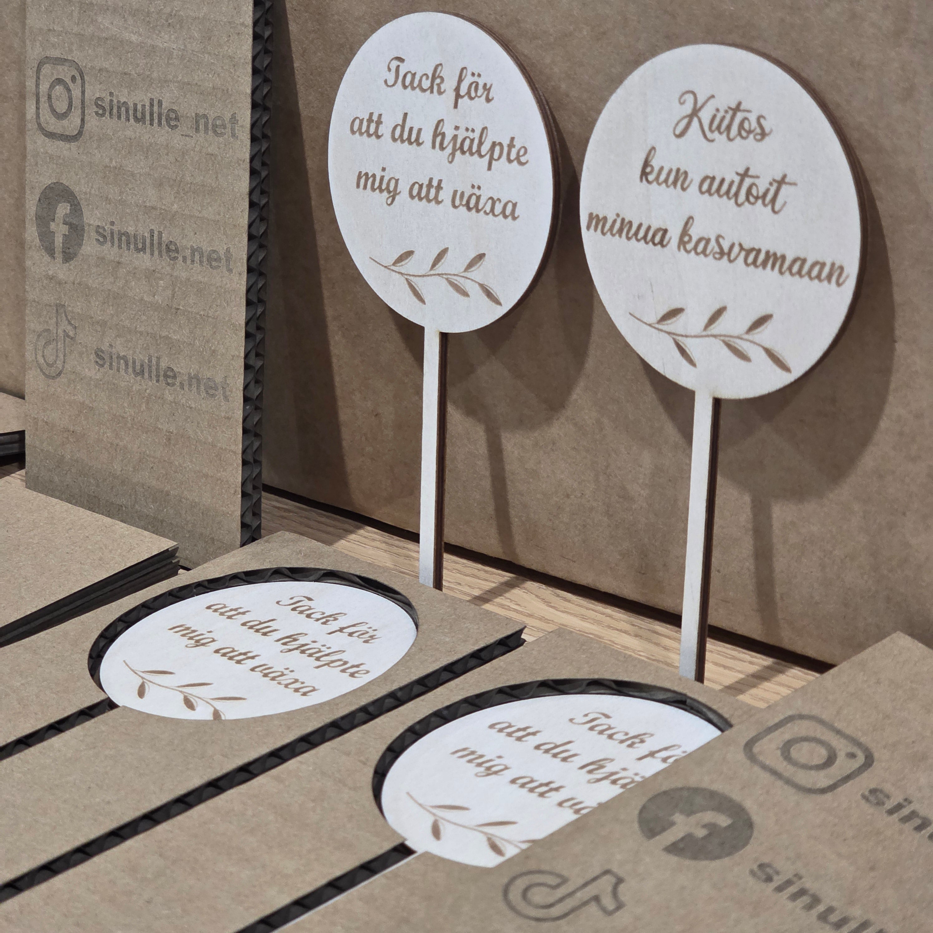 Kiitos kun autoit minua kasvamaan -kyltti